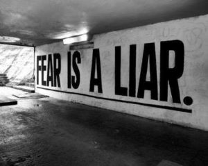 恐れは偽りの霊である-恐れこそを恐れよ！
