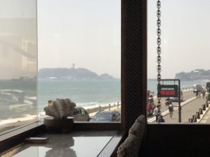 自粛要請はスルーして